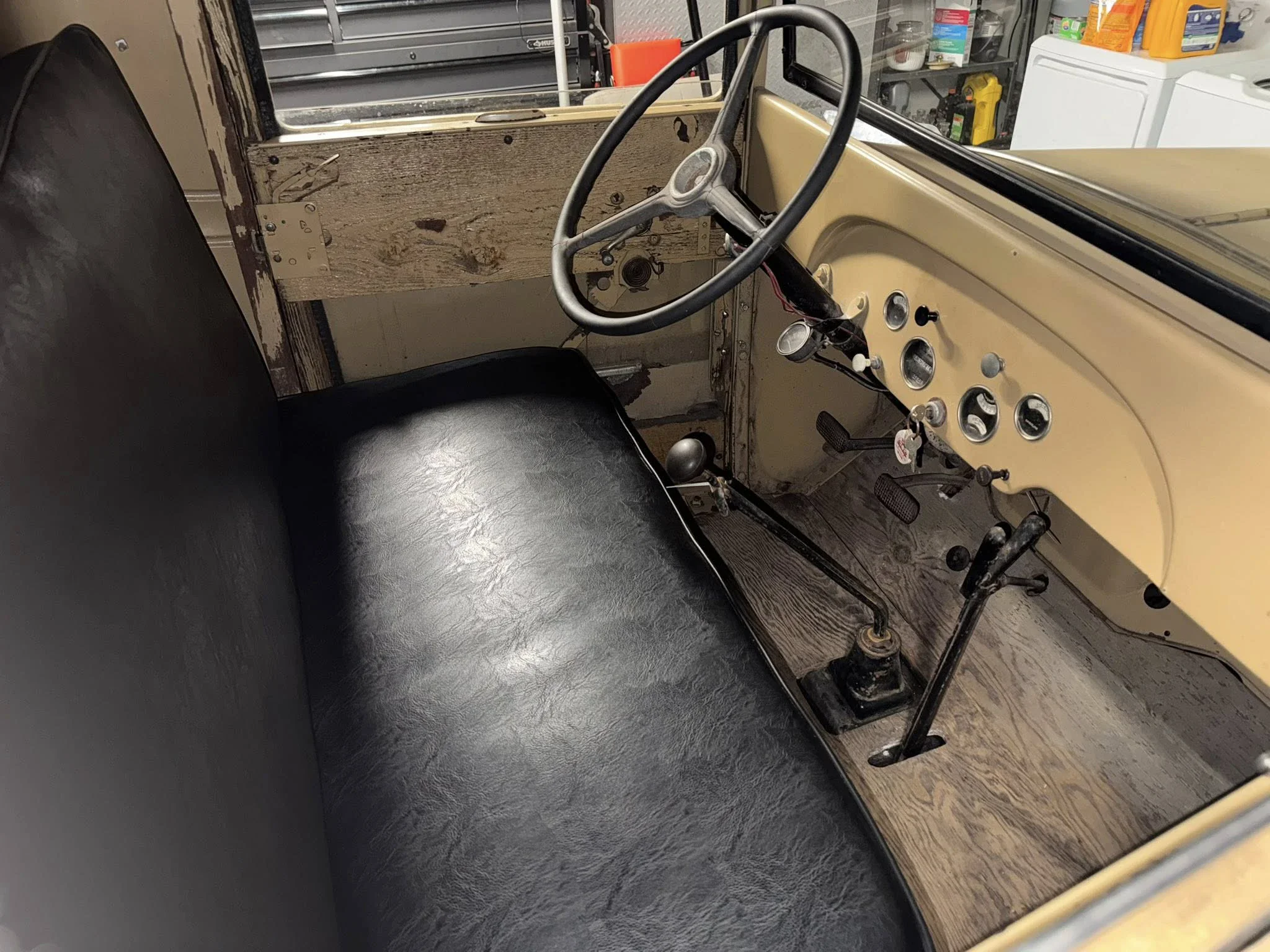 Chevrolet-Pickup-1931-Tan-Tan-30