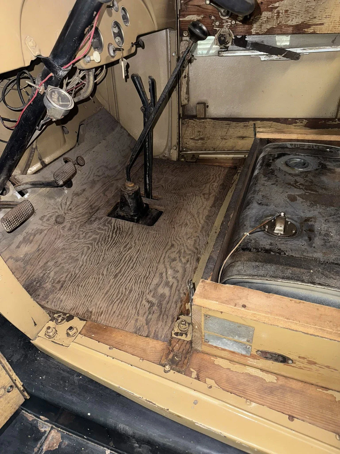 Chevrolet-Pickup-1931-Tan-Tan-41