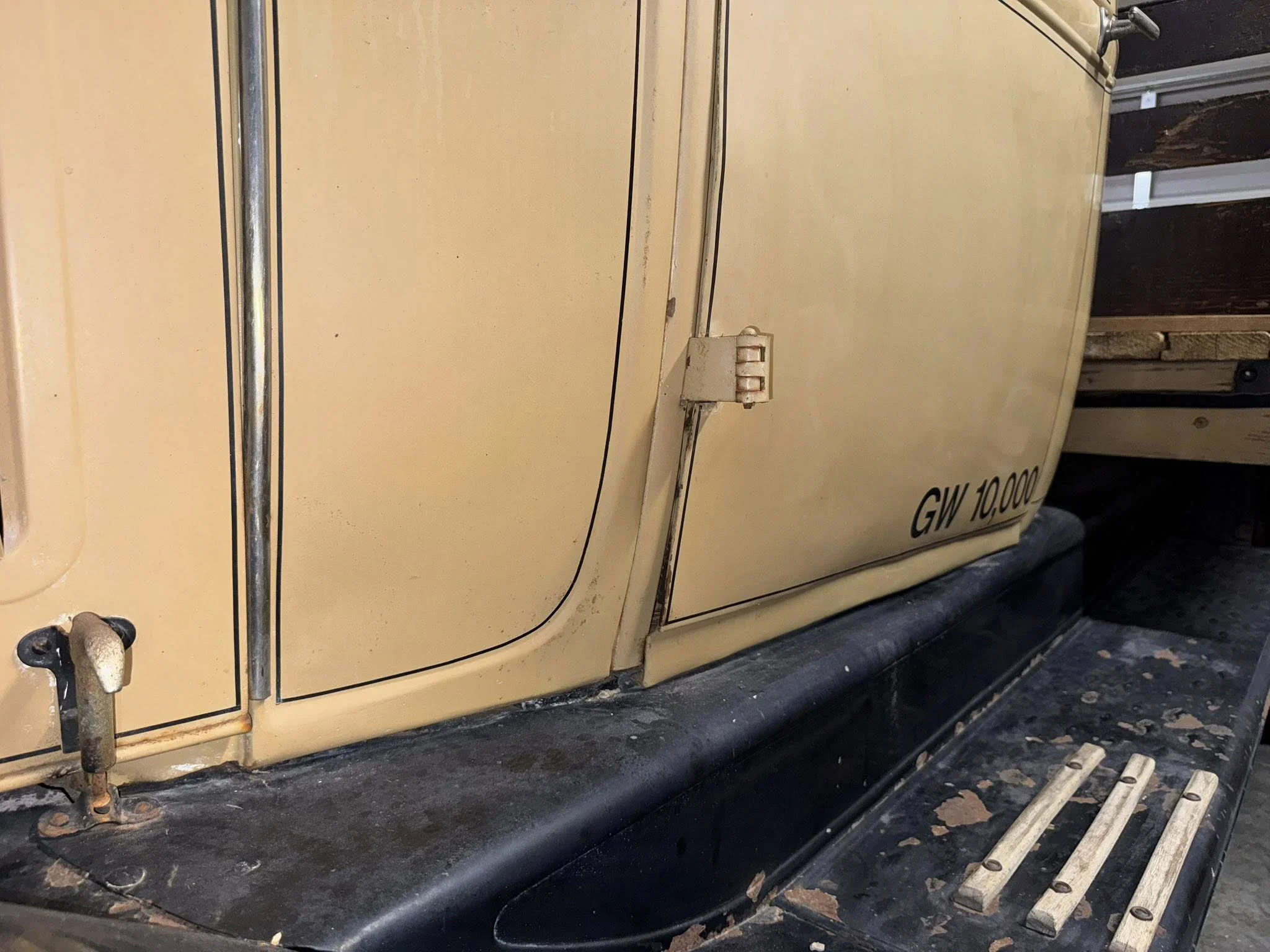 Chevrolet-Pickup-1931-Tan-Tan-52