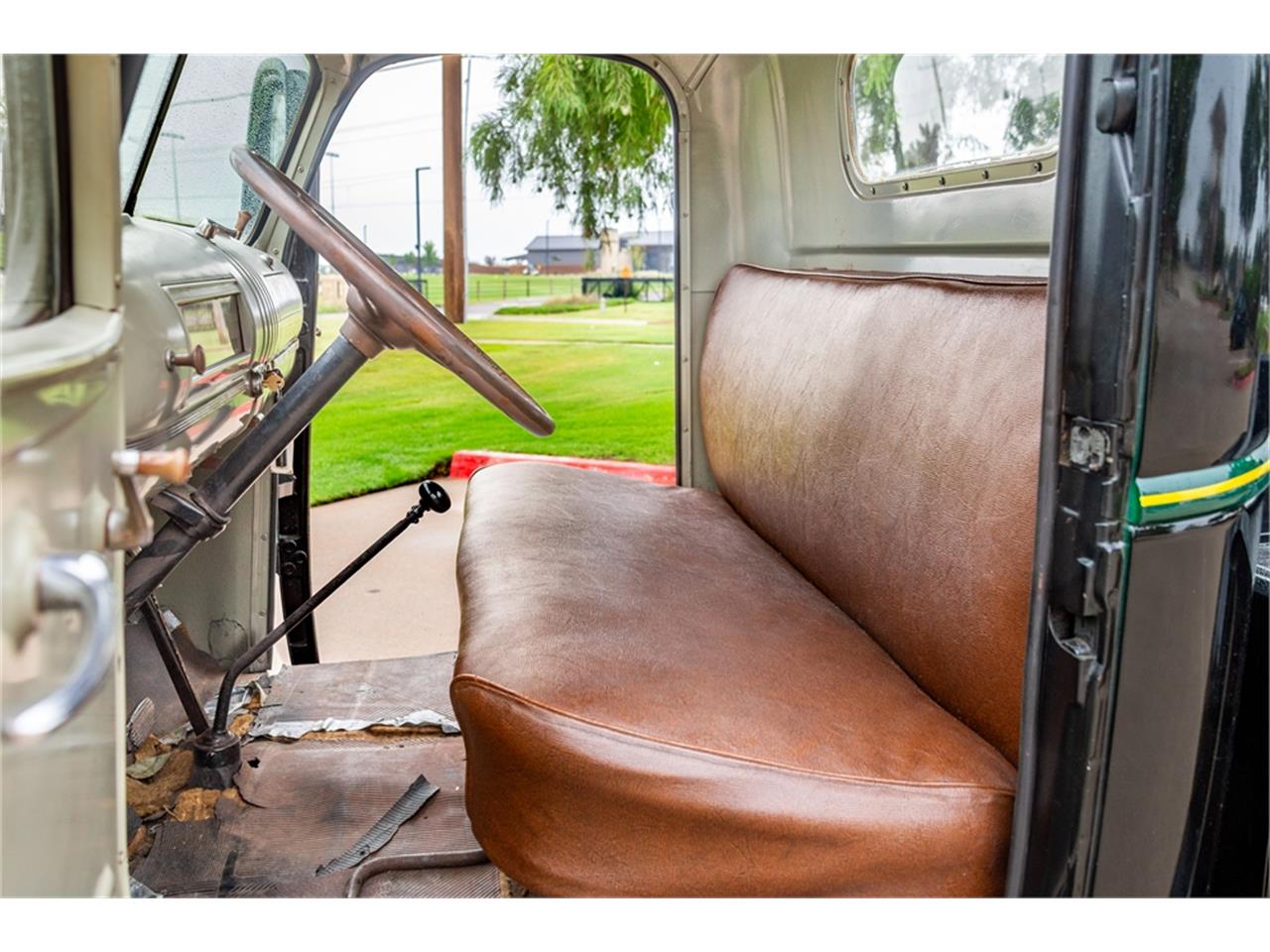 Chevrolet-Pickup-1941-Black-Brown-34