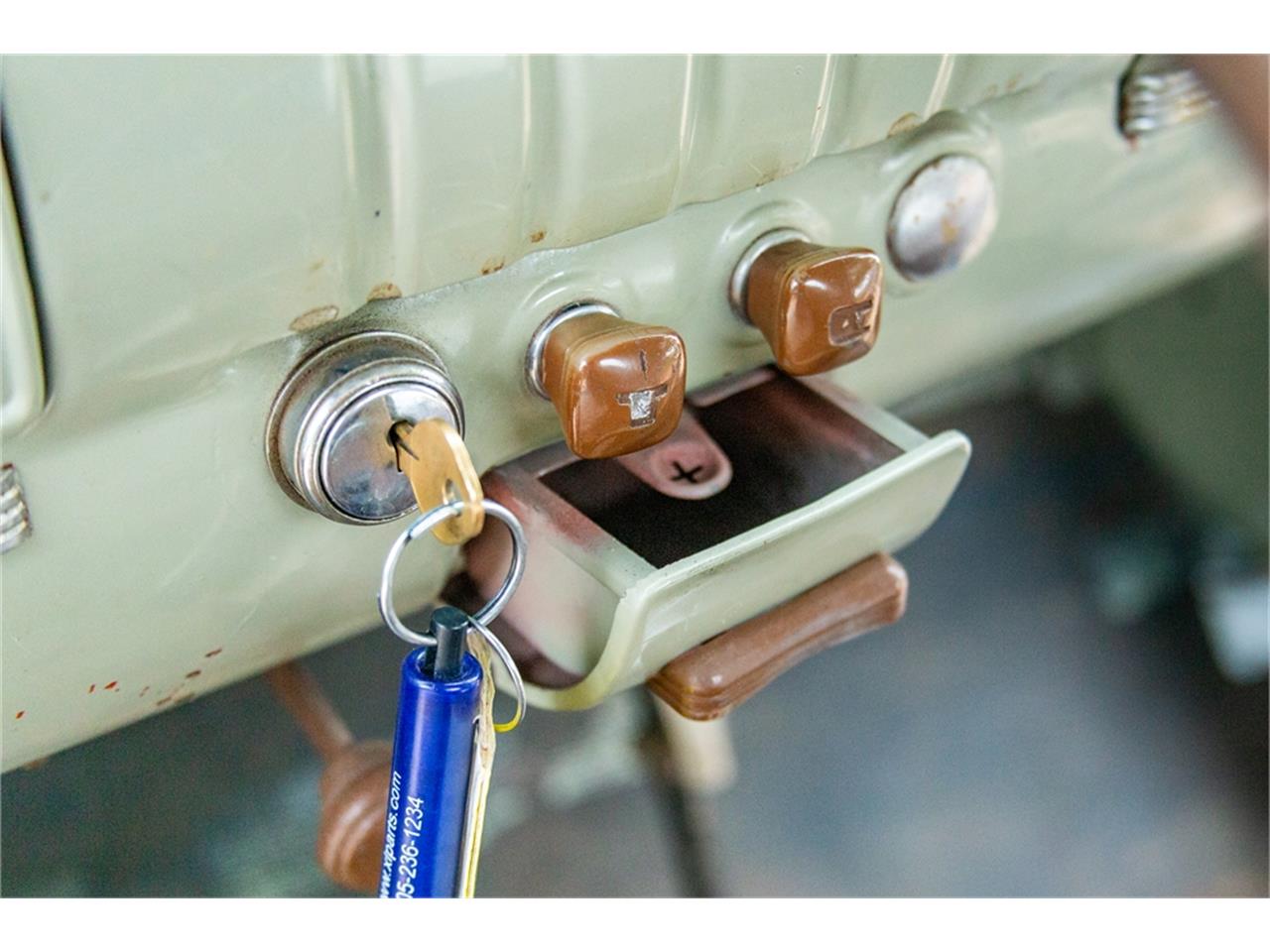 Chevrolet-Pickup-1941-Black-Brown-40