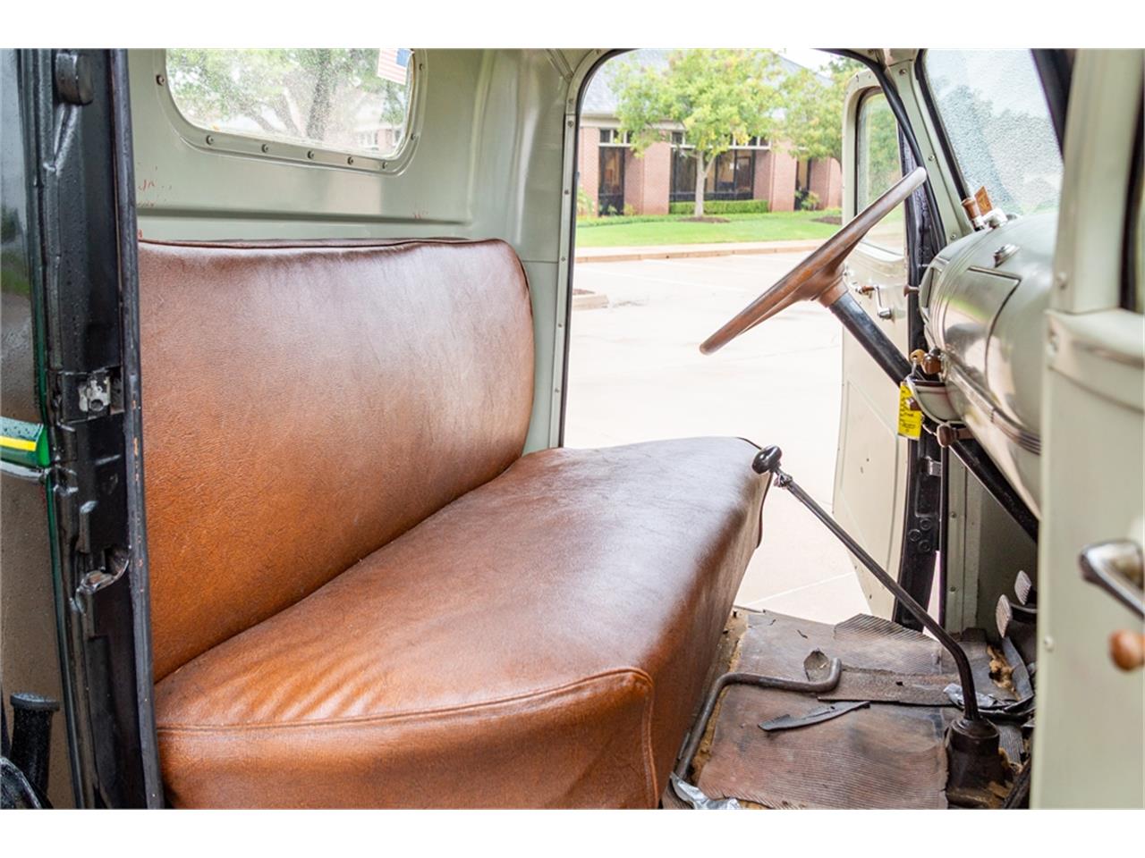 Chevrolet-Pickup-1941-Black-Brown-44