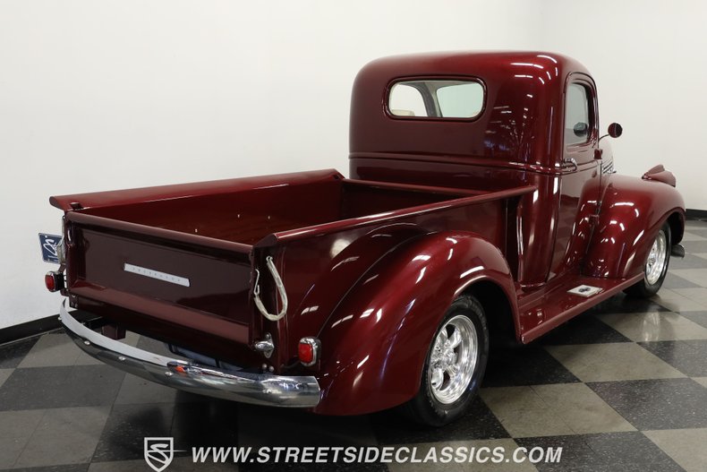 Chevrolet-Pickup-1946-Burgundy-Maroon-BronzeCream-2