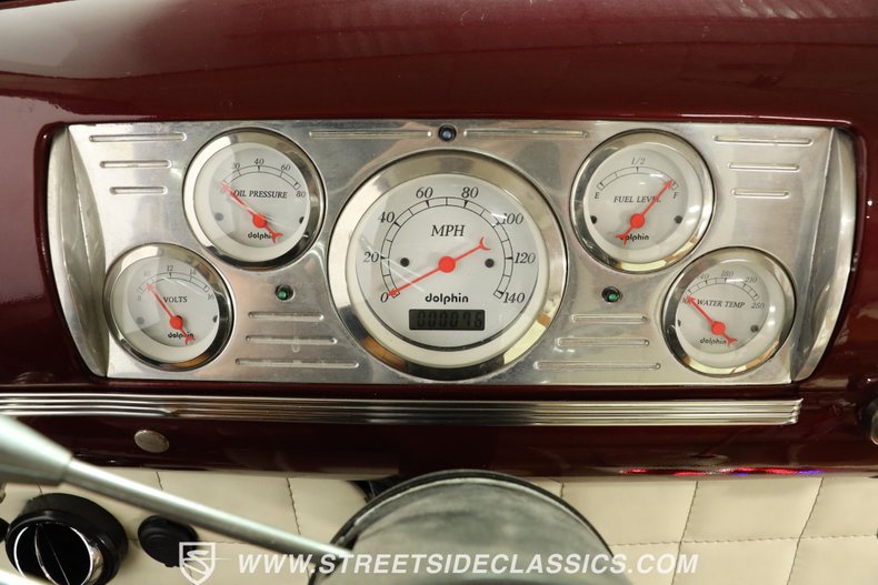 Chevrolet-Pickup-1946-Burgundy-Maroon-BronzeCream-39