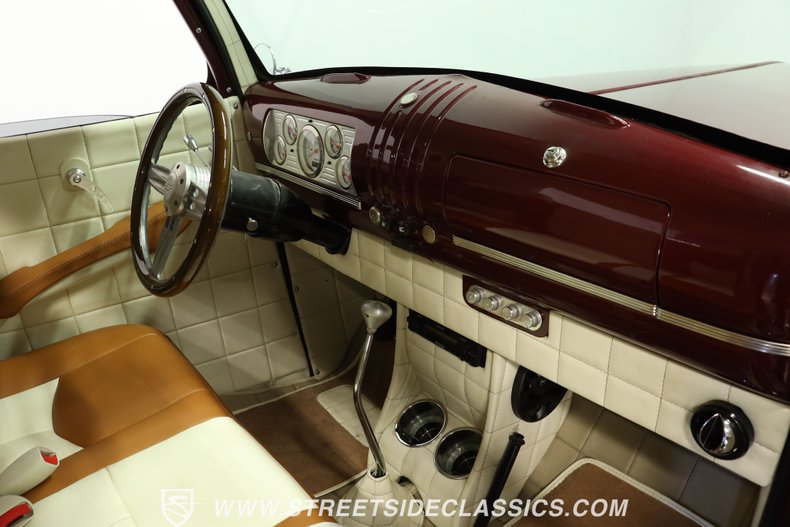 Chevrolet-Pickup-1946-Burgundy-Maroon-BronzeCream-43