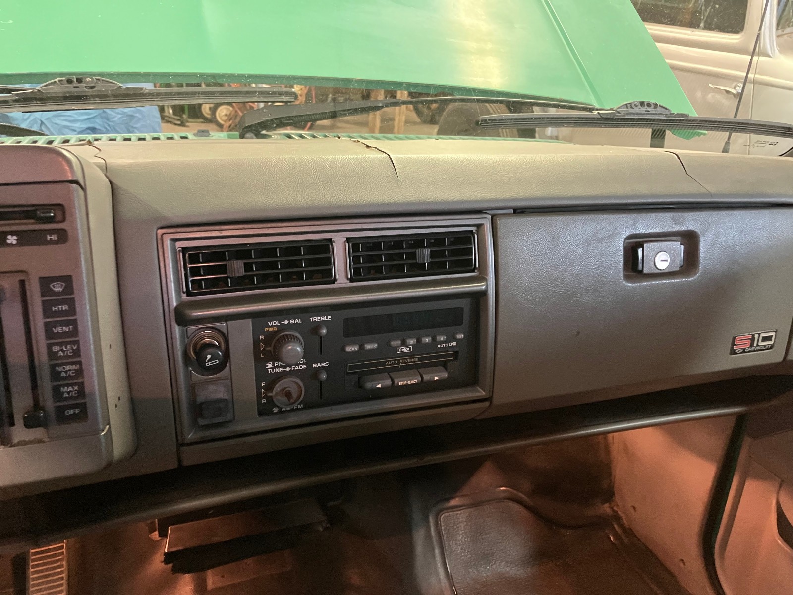 Chevrolet-S-10-1993-Standard-Cab-Pickup-5