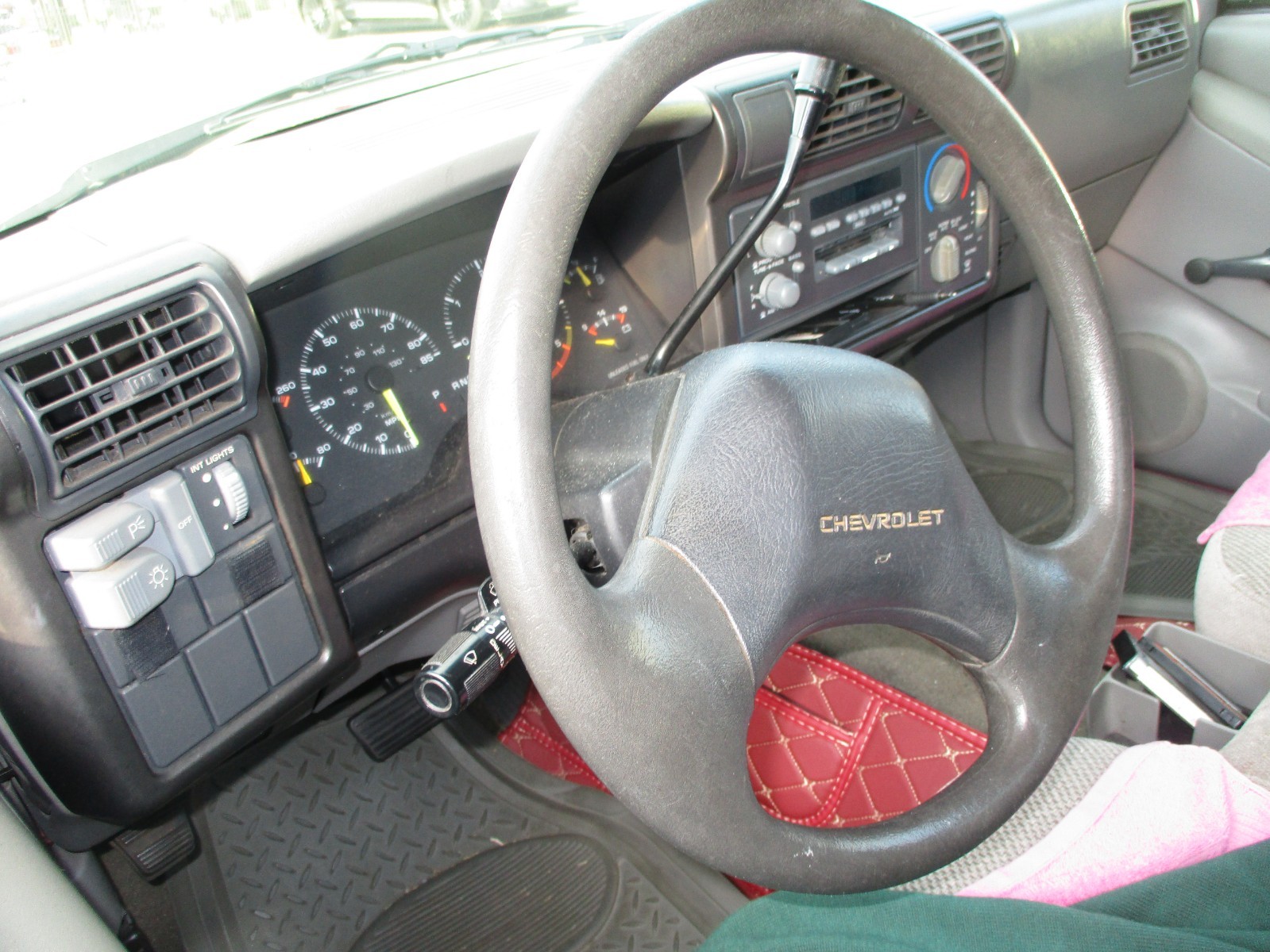 Chevrolet-S-10-1994-Standard-Cab-Pickup-10