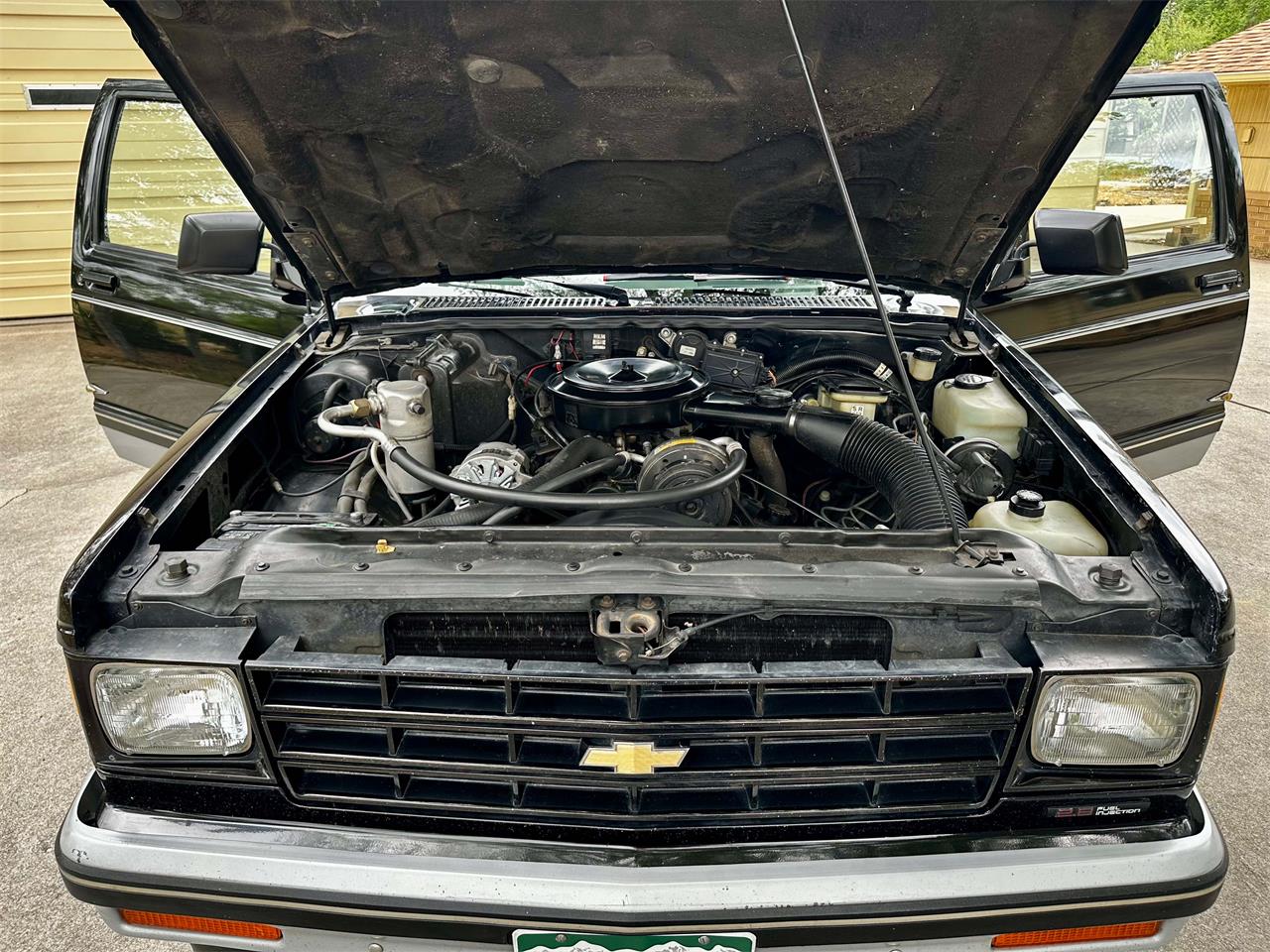 Chevrolet-S10-1987-Black-Black-15