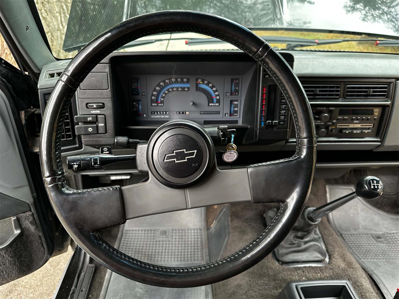 Chevrolet-S10-1987-Black-Black-17