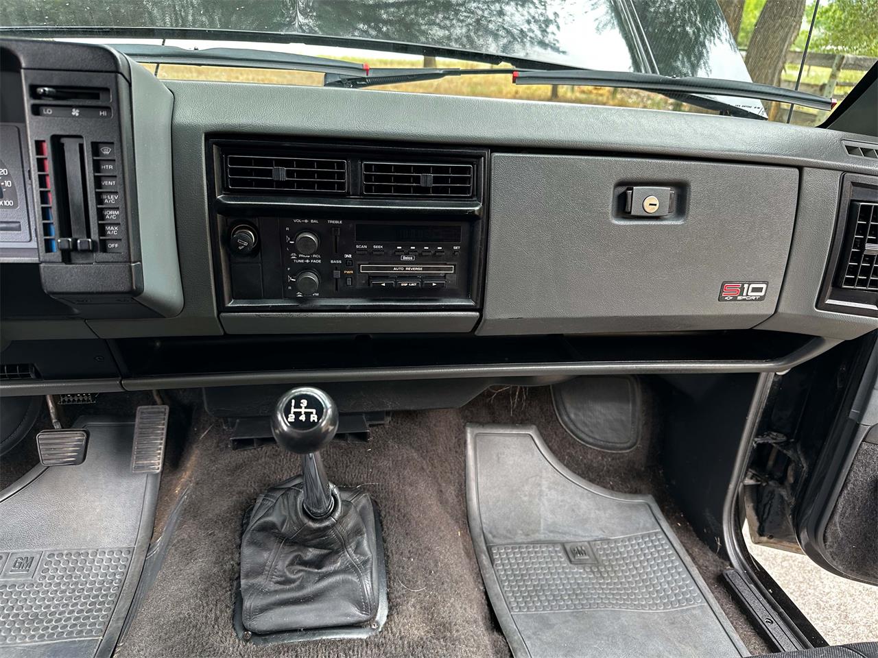 Chevrolet-S10-1987-Black-Black-2