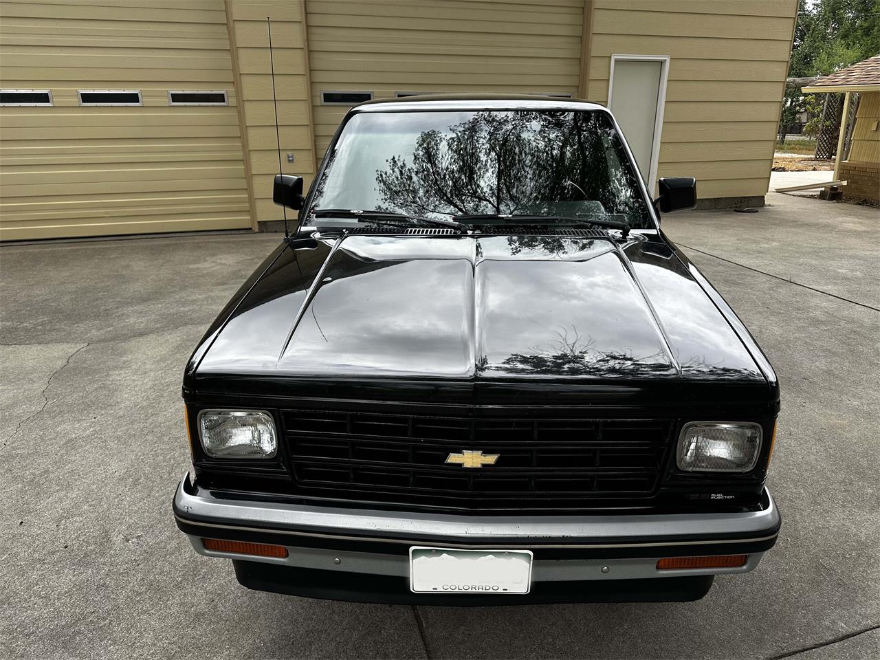 Chevrolet-S10-1987-Black-Black-23