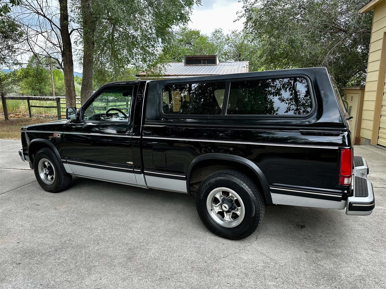 Chevrolet-S10-1987-Black-Black-8