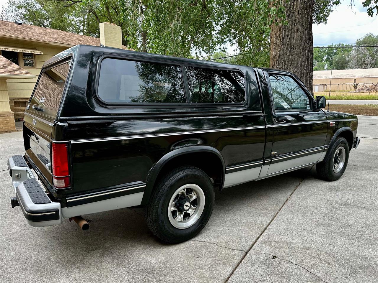 Chevrolet-S10-1987-Black-Black-9
