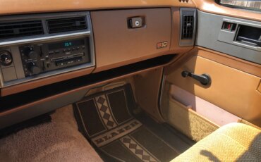Chevrolet-S10-blazer-2wd-2-door-1988-White-Beige-4