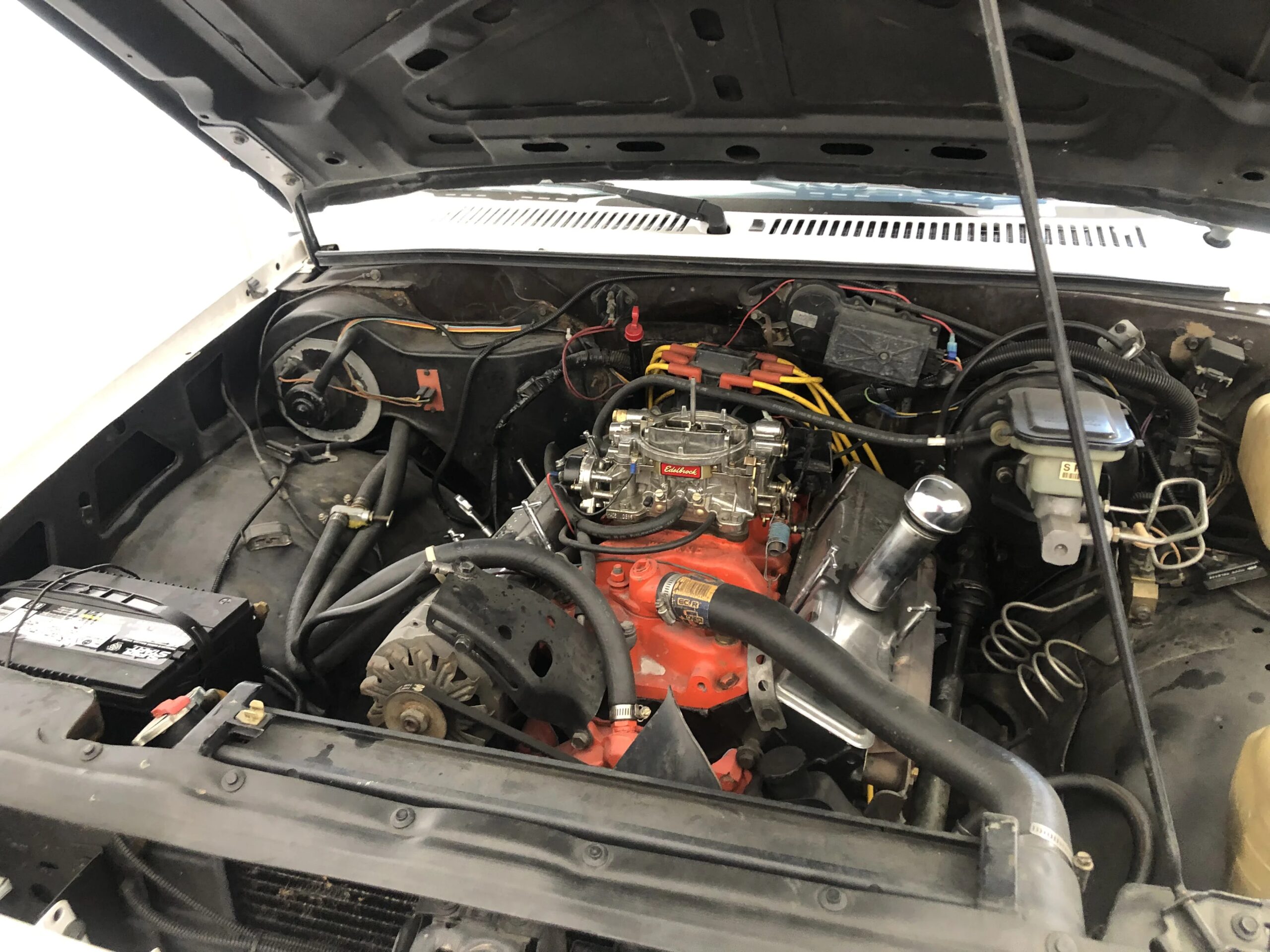 Chevrolet-S10-pickup-2wd-extended-cab-1985-White-Black-2