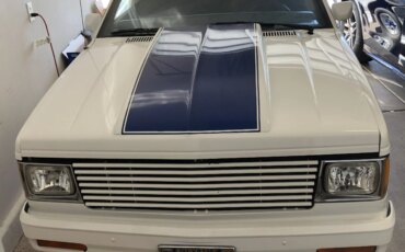 Chevrolet-S10-pickup-2wd-extended-cab-1985-White-Black-3