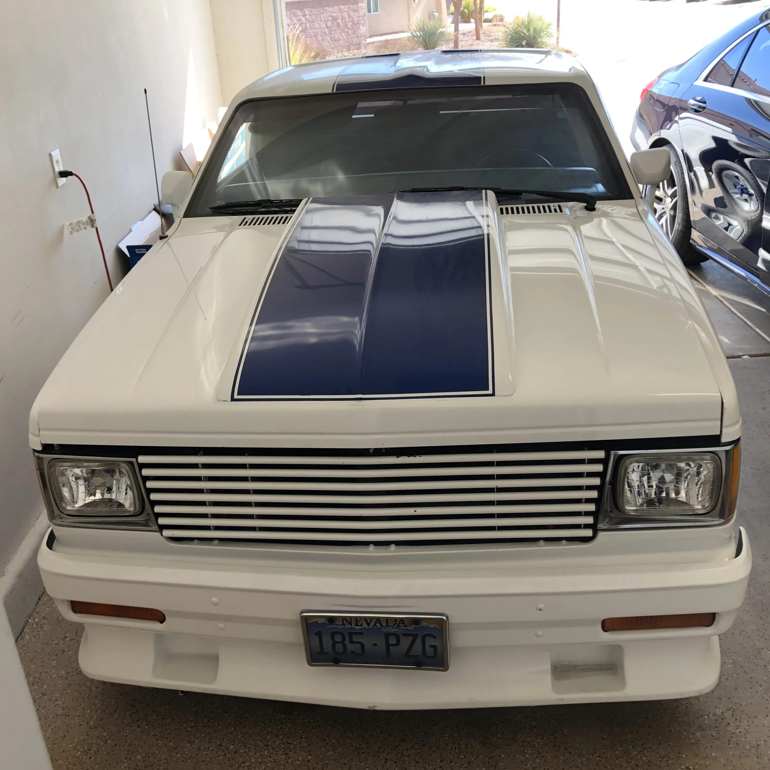 Chevrolet-S10-pickup-2wd-extended-cab-1985-White-Black-3