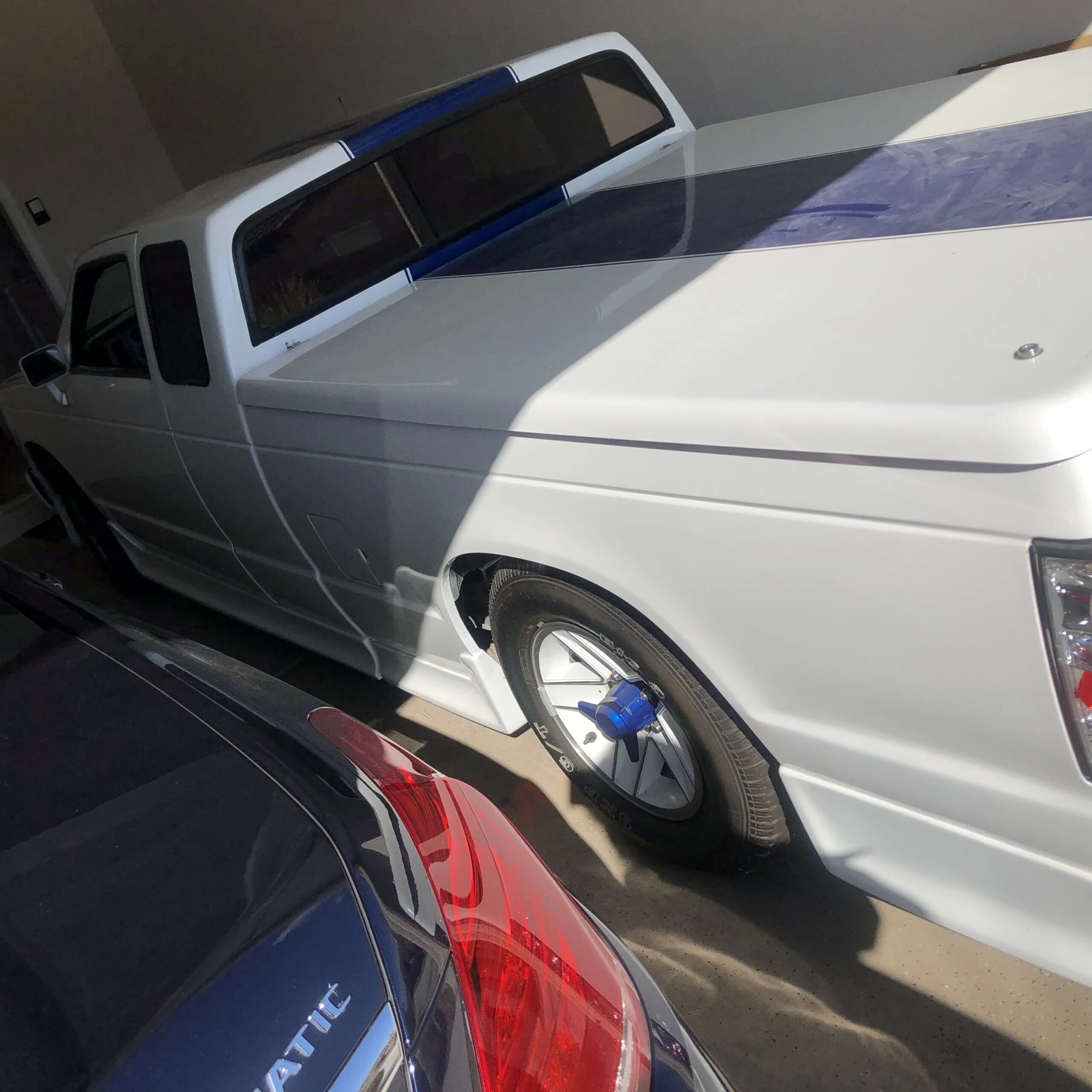 Chevrolet-S10-pickup-2wd-extended-cab-1985-White-Black