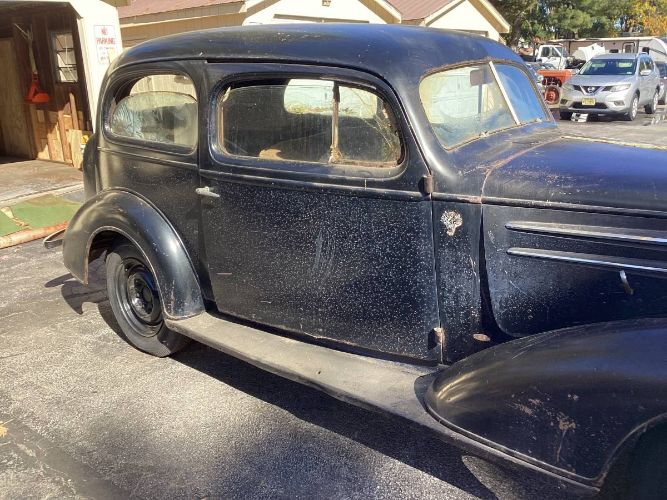 Chevrolet-Sedan-1936-Black-10