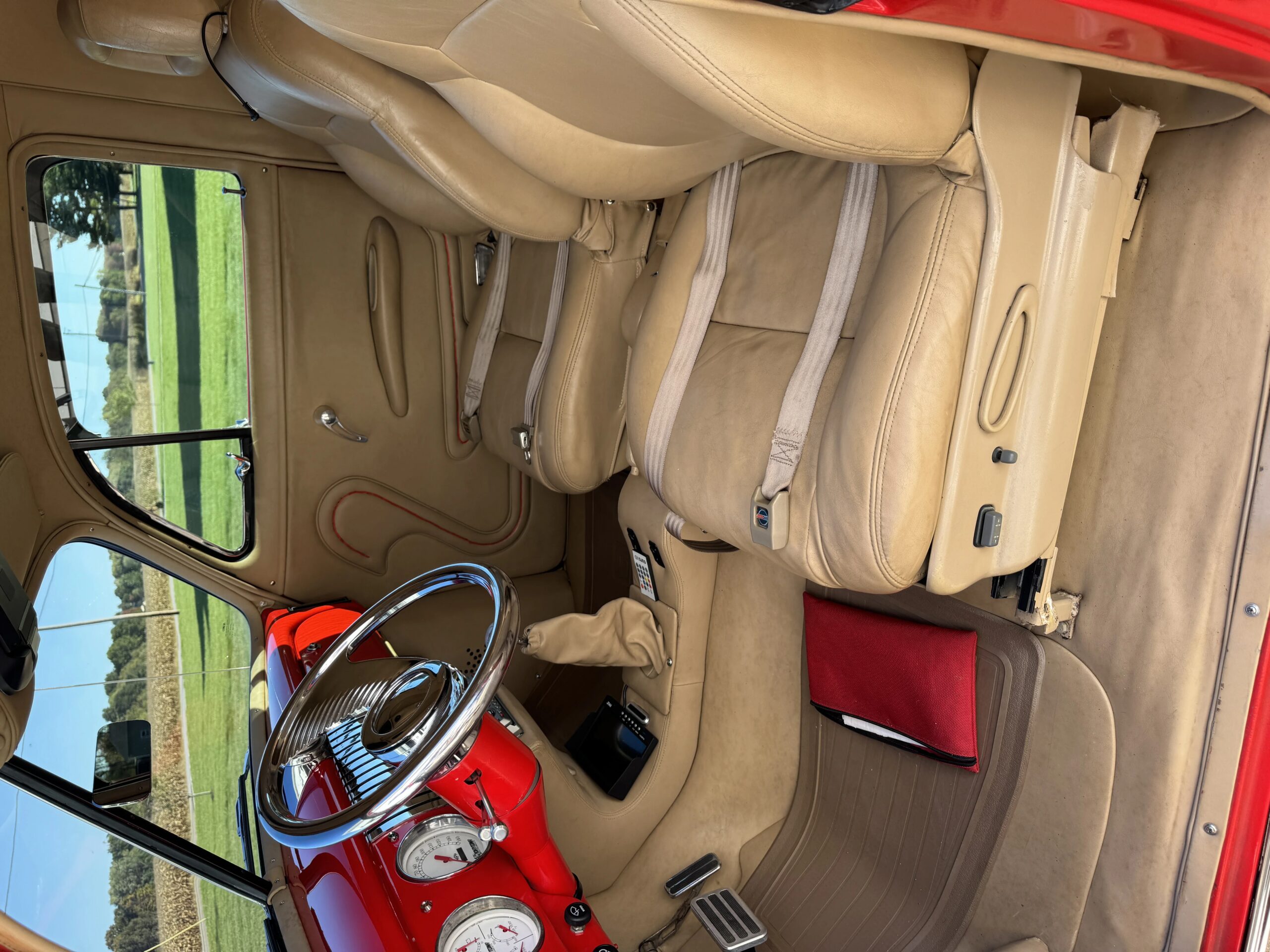 Chevrolet-Sedan-delivery-1952-Red-Beige-11
