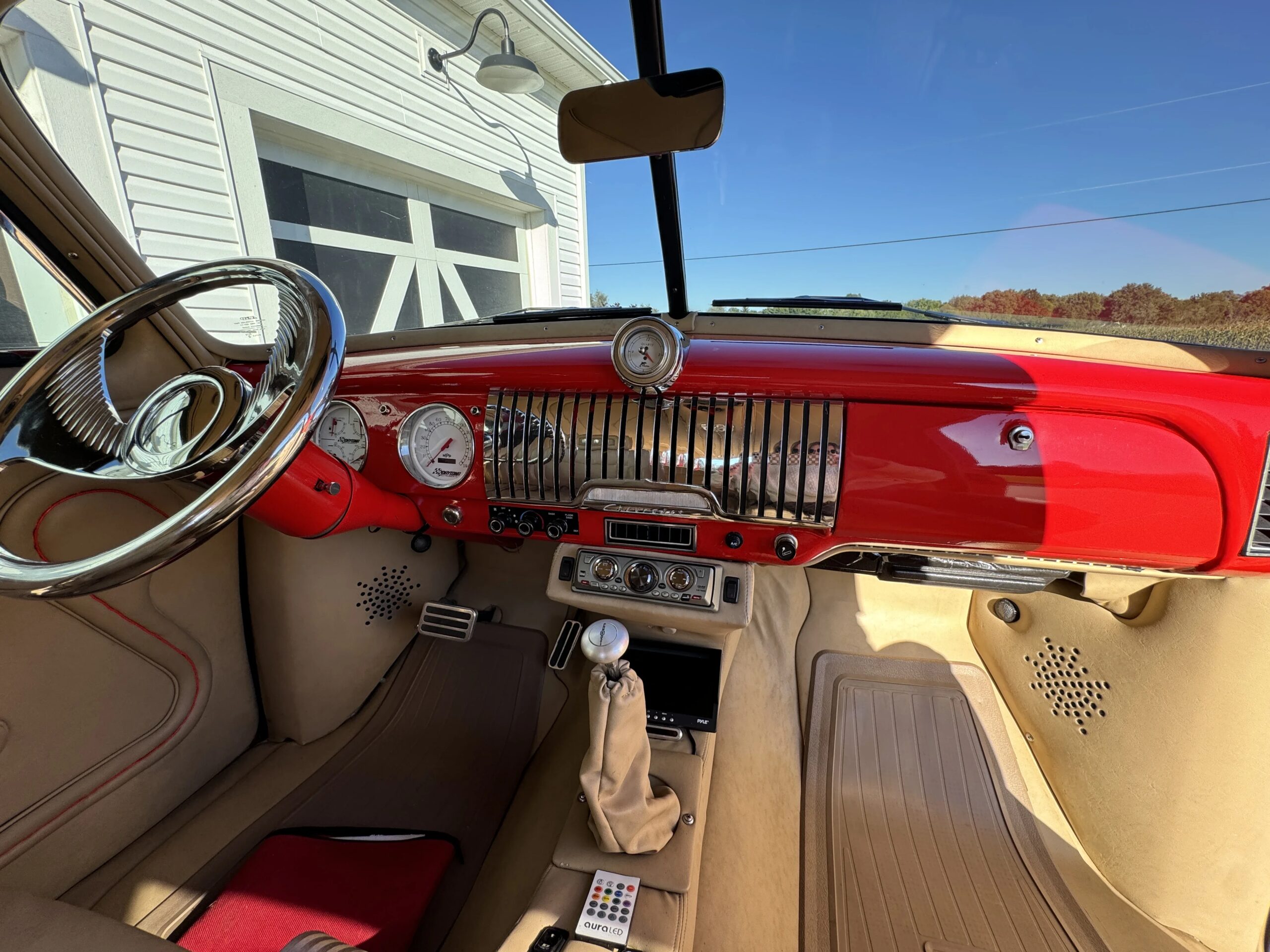Chevrolet-Sedan-delivery-1952-Red-Beige-15