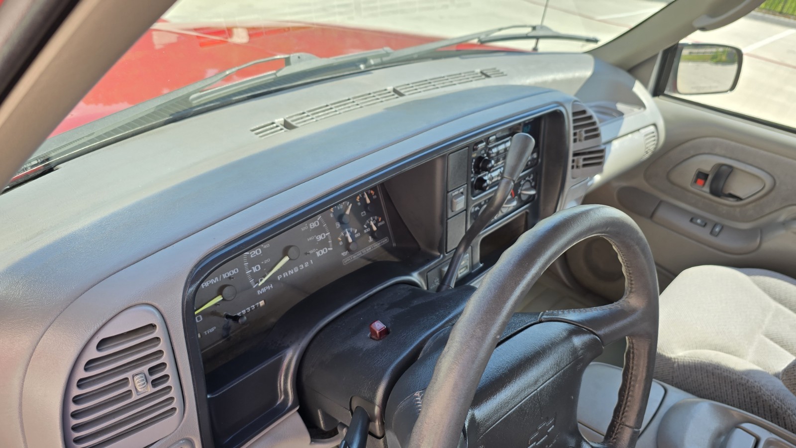 Chevrolet-Silverado-1500-1996-Standard-Cab-Pickup-10