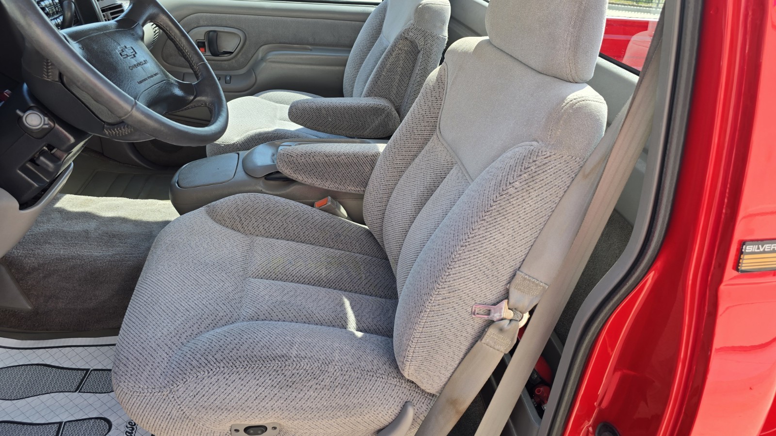 Chevrolet-Silverado-1500-1996-Standard-Cab-Pickup-8