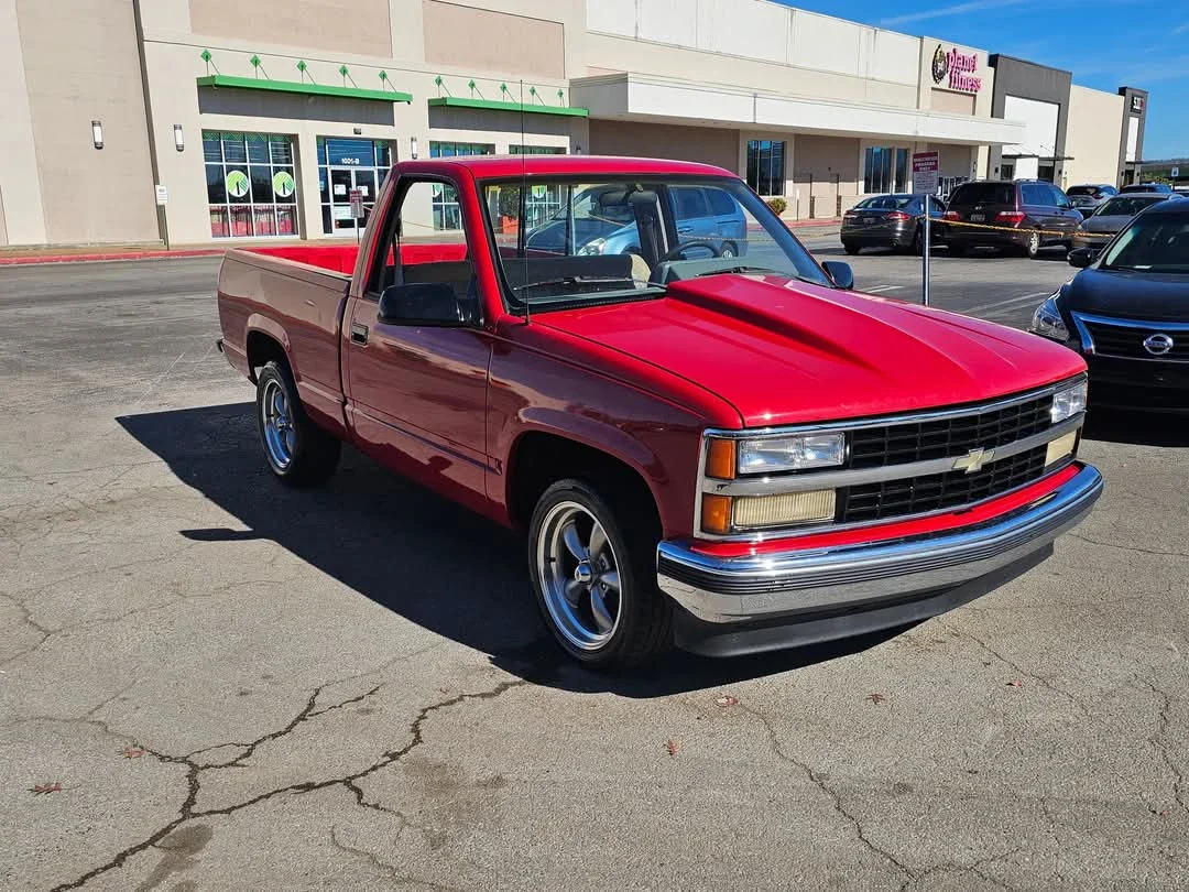 Chevrolet-Silverado-1500-2wd-regular-cab-1991-Red-Tan