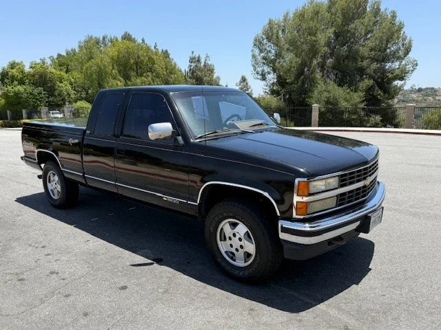 Chevrolet-Silverado-1500-4x4-extended-cab-1990-Black-Beige-1