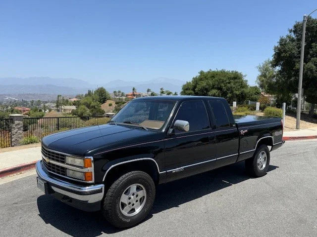 Chevrolet-Silverado-1500-4x4-extended-cab-1990-Black-Beige-10