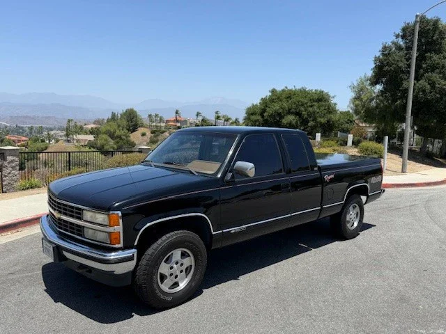 Chevrolet-Silverado-1500-4x4-extended-cab-1990-Black-Beige-7