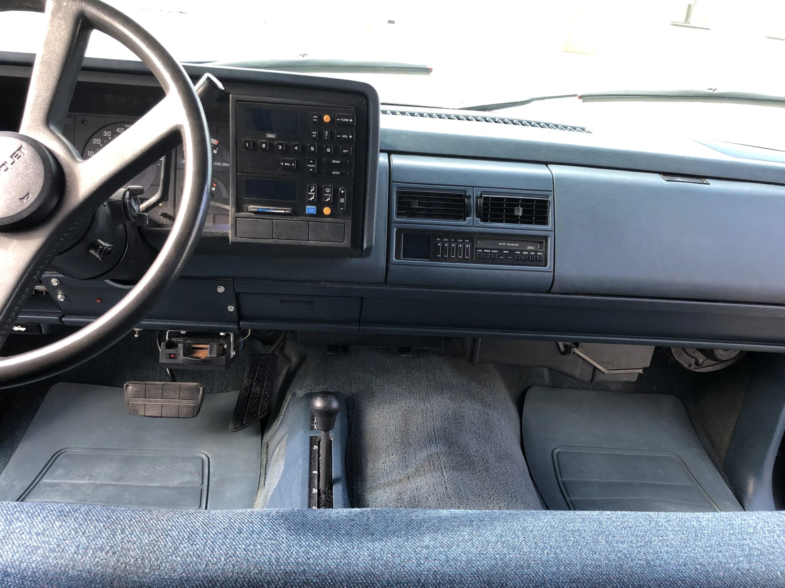 Chevrolet-Silverado-1500-4x4-regular-cab-1988-Blue-Blue-1