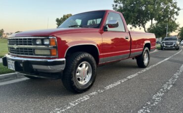 Chevrolet-Silverado-1500-4x4-regular-cab-1988-Red-Red