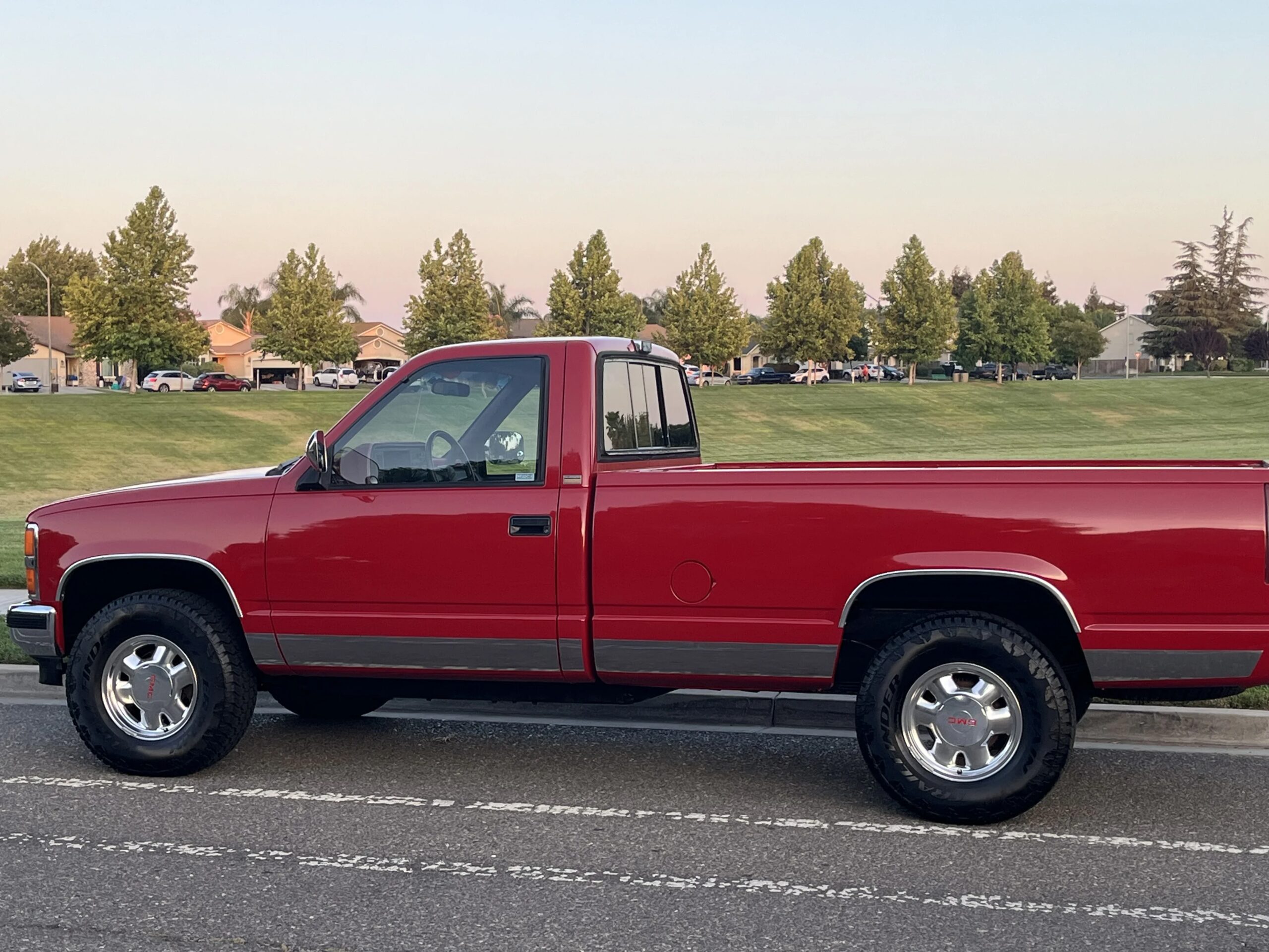 Chevrolet-Silverado-1500-4x4-regular-cab-1988-Red-Red-4