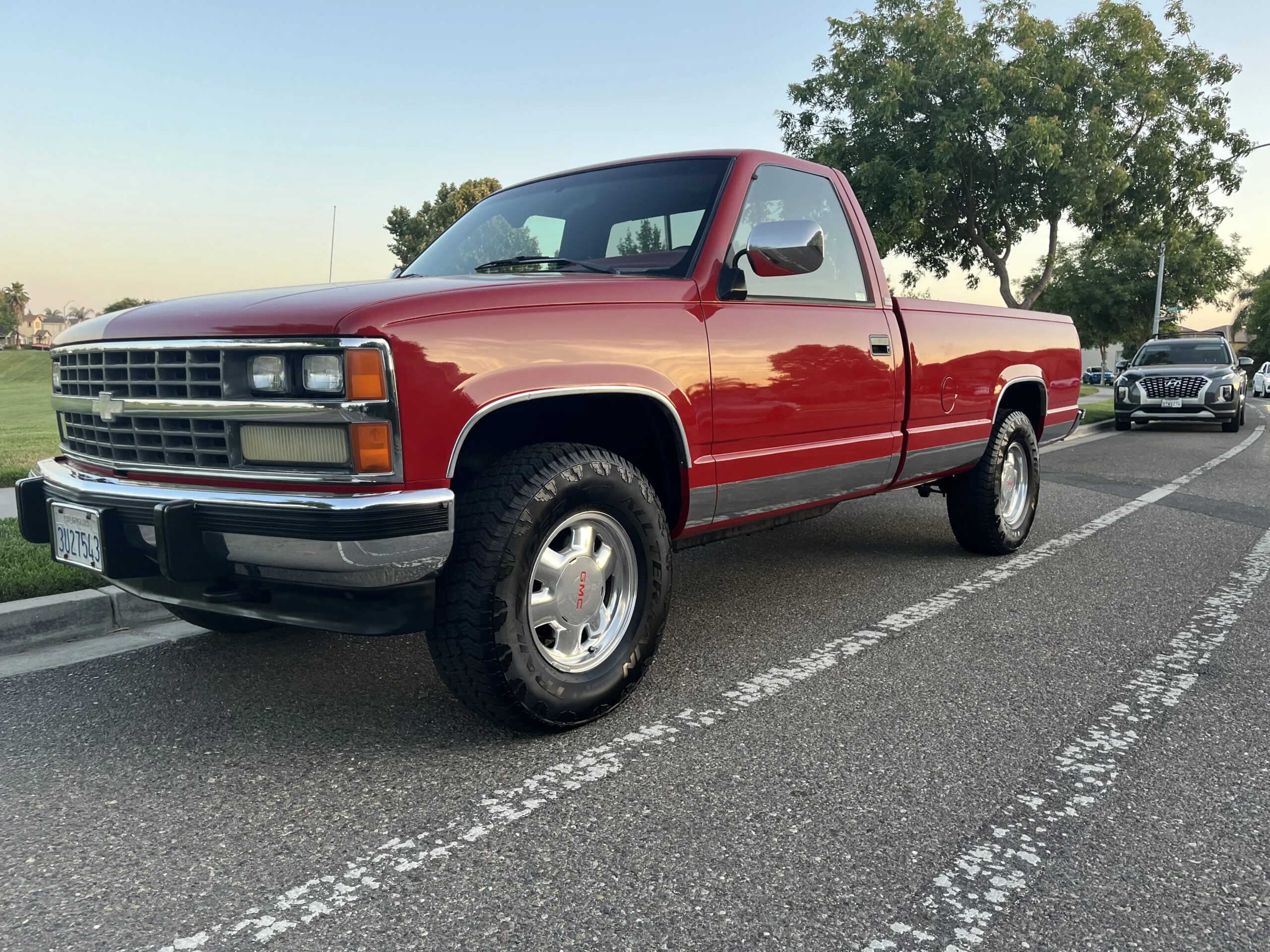 Chevrolet-Silverado-1500-4x4-regular-cab-1988-Red-Red