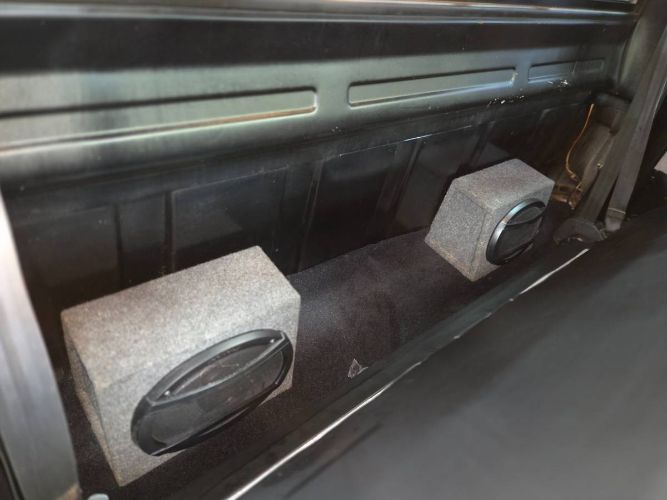Chevrolet-Silverado-1983-Black-11