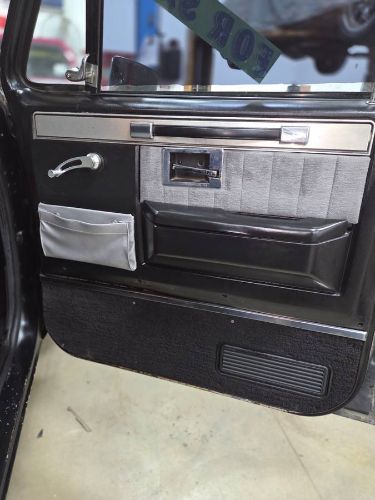 Chevrolet-Silverado-1983-Black-12