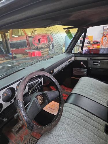 Chevrolet-Silverado-1983-Black-15