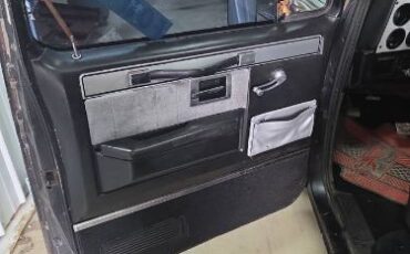Chevrolet-Silverado-1983-Black-17