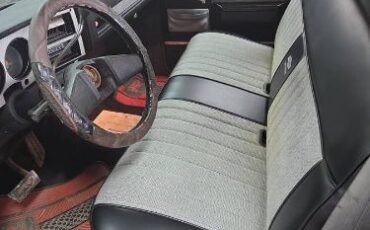 Chevrolet-Silverado-1983-Black-3