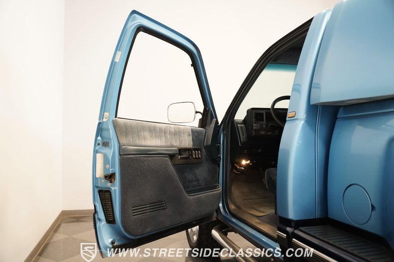 Chevrolet-Silverado-1994-Light-Montana-Blue-M-Dark-Blue-41