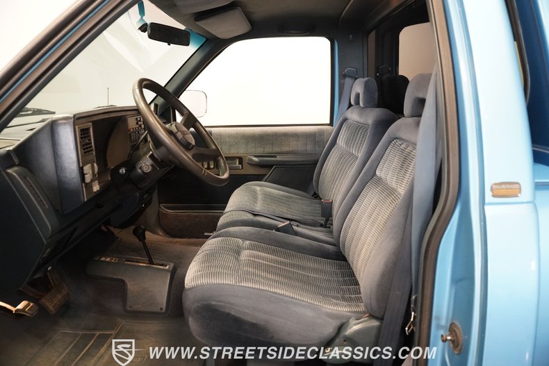 Chevrolet-Silverado-1994-Light-Montana-Blue-M-Dark-Blue-43