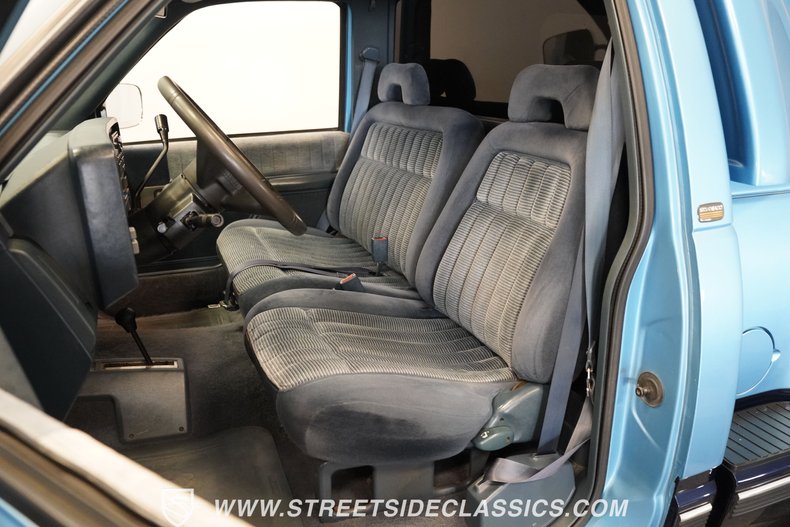 Chevrolet-Silverado-1994-Light-Montana-Blue-M-Dark-Blue-44