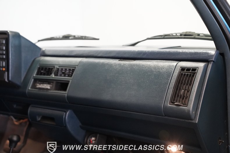 Chevrolet-Silverado-1994-Light-Montana-Blue-M-Dark-Blue-7