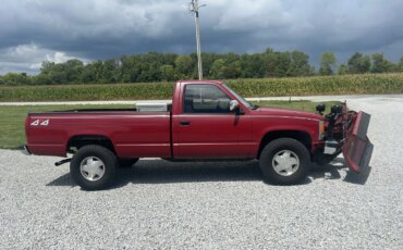 Chevrolet-Silverado-2500-4x4-regular-cab-1988-Red-Red