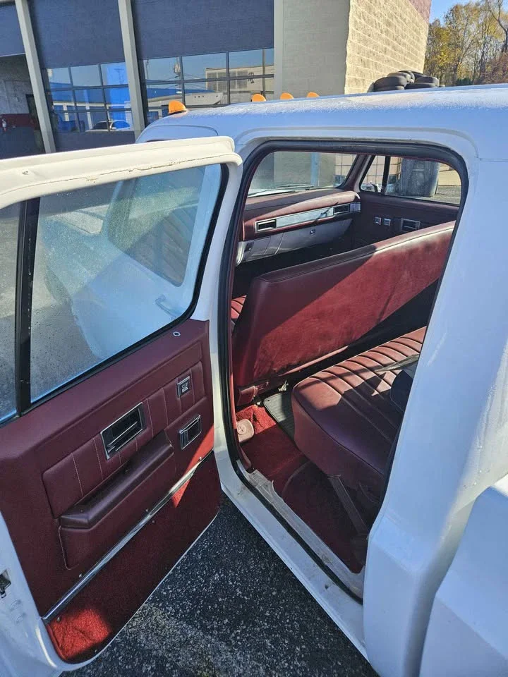 Chevrolet-Silverado-3500-2wd-crew-cab-1988-White-Red-3