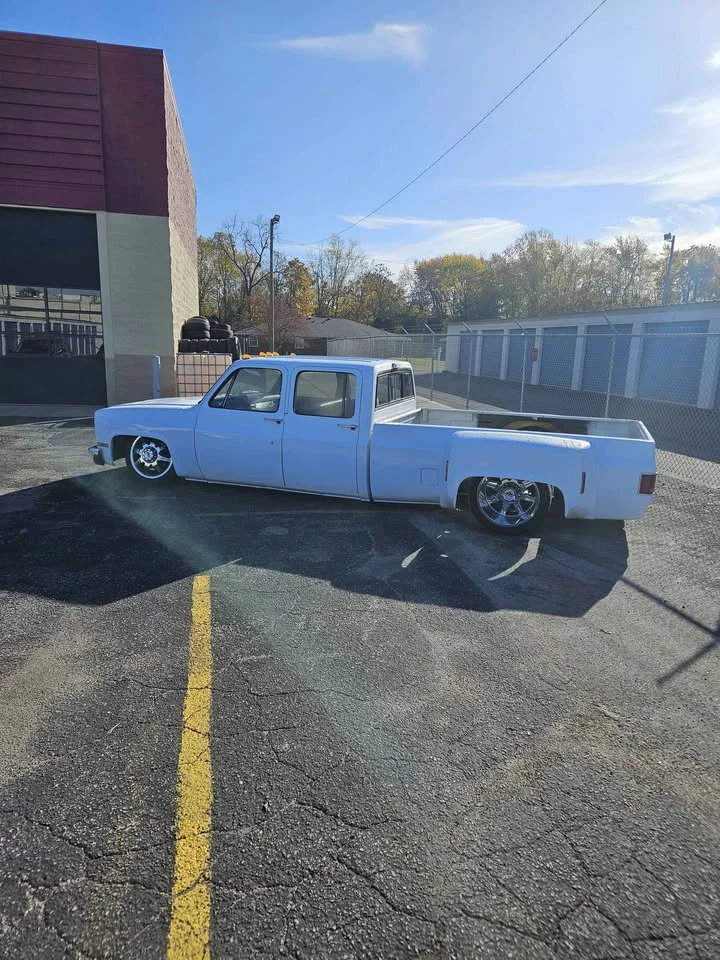 Chevrolet-Silverado-3500-2wd-crew-cab-1988-White-Red