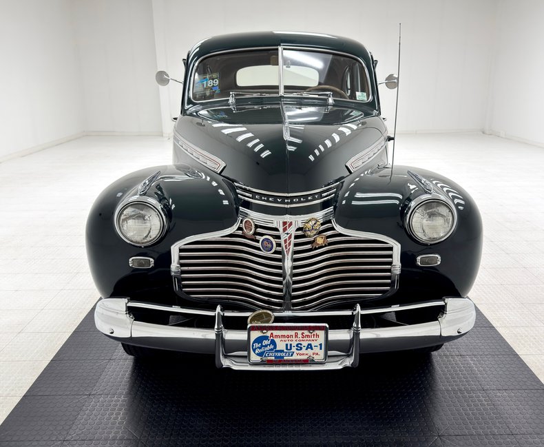 Chevrolet-Special-deluxe-1941-Ridge-Green-Metallic-Tan-1