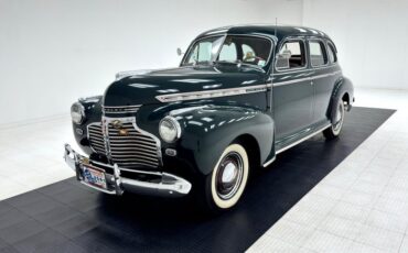 Chevrolet-Special-deluxe-1941-Ridge-Green-Metallic-Tan-10