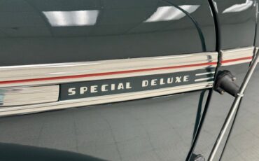 Chevrolet-Special-deluxe-1941-Ridge-Green-Metallic-Tan-2